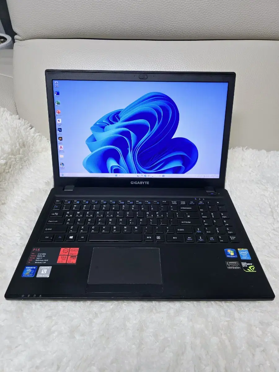 고성능 i7 사무/게이밍 노트북(16GB,1.25TB,신품배터리)