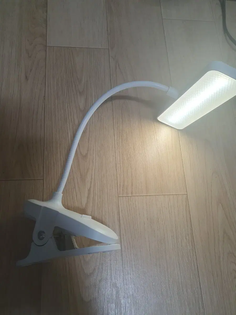 클립형 USB 충전 자바라 LED 미니 램프 독서등 3단 조명