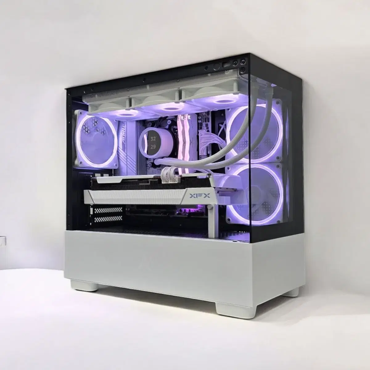 라이젠7700/RX7800XT 화이트 게이밍 컴퓨터PC