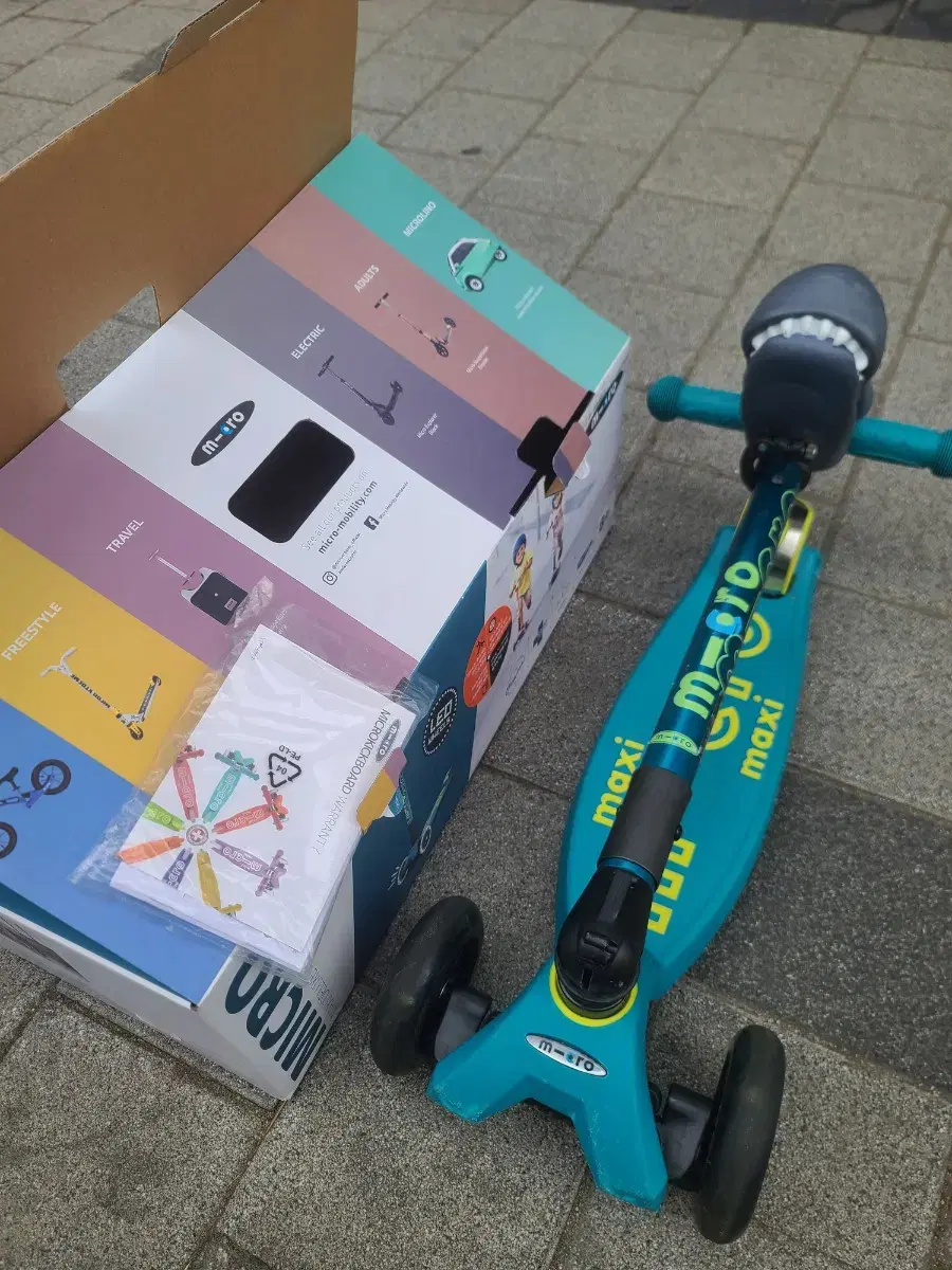 맥시 마이크로 폴더블 디럭스 킥보드 접이식 led 공룡헤드 포함