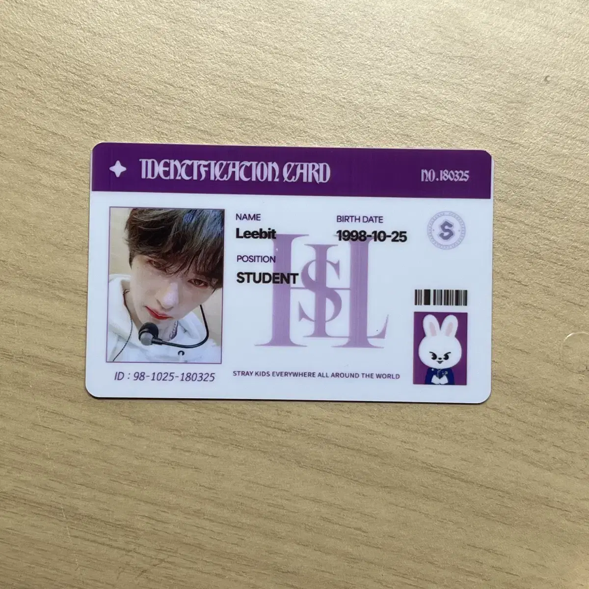 SKZ lee know Magic School pop up Student ID
