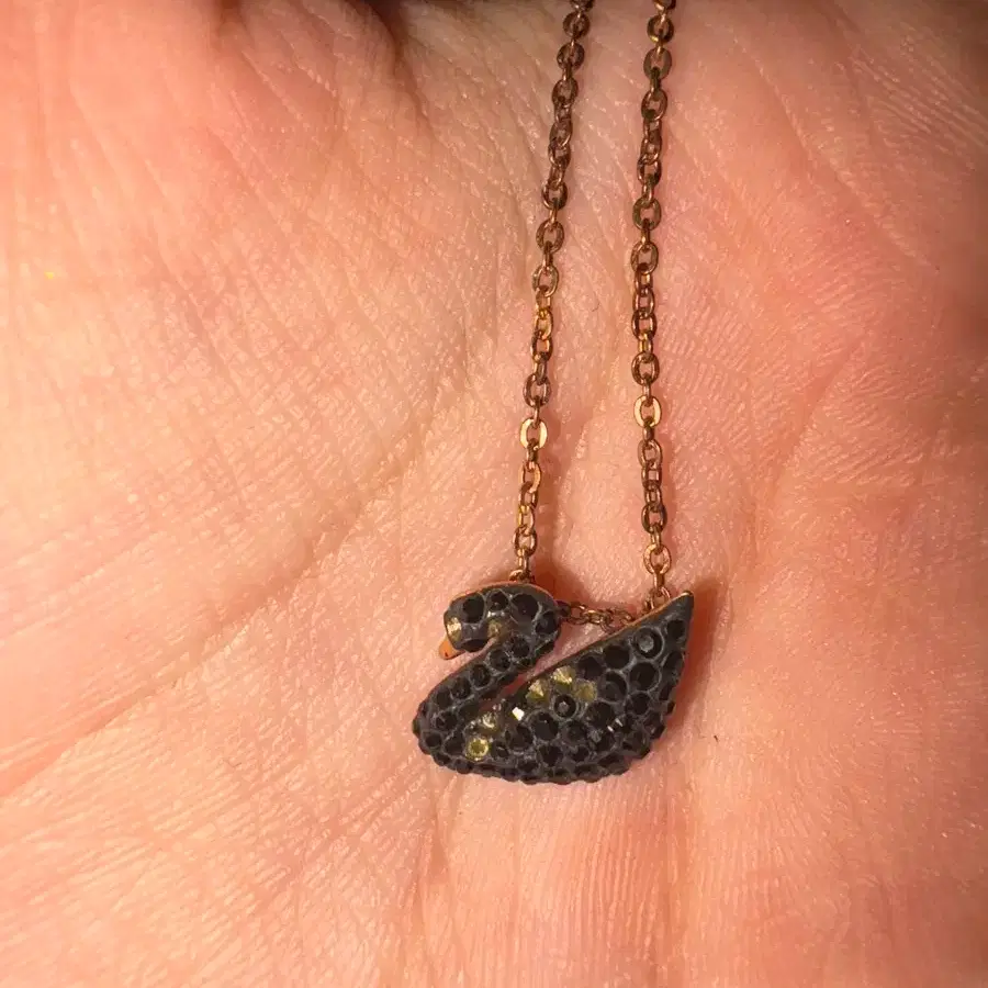 SWAROVSKI 스와로브스키 Swarovski Black Swan Necklace #스와로브