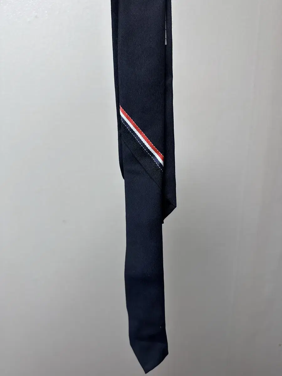 톰브라운 넥타이