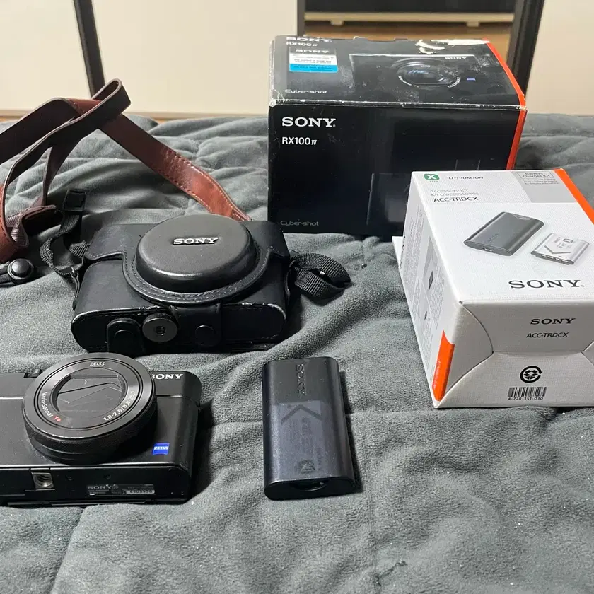 SONY | 소니 Sony RX100M4 #소니,#카메라 on Bunjang Global Site.