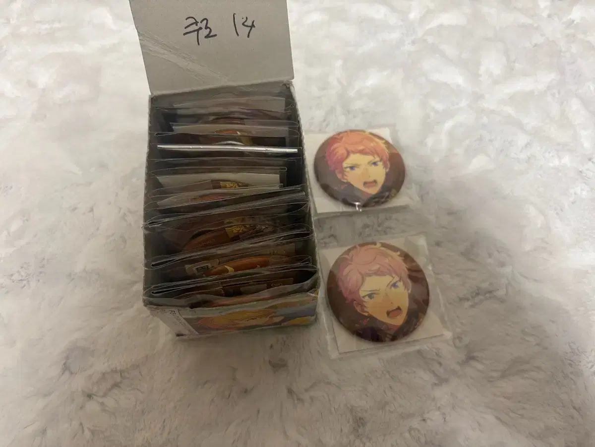 앙스타 이츠키 슈 아칸데 캔뱃지 16개