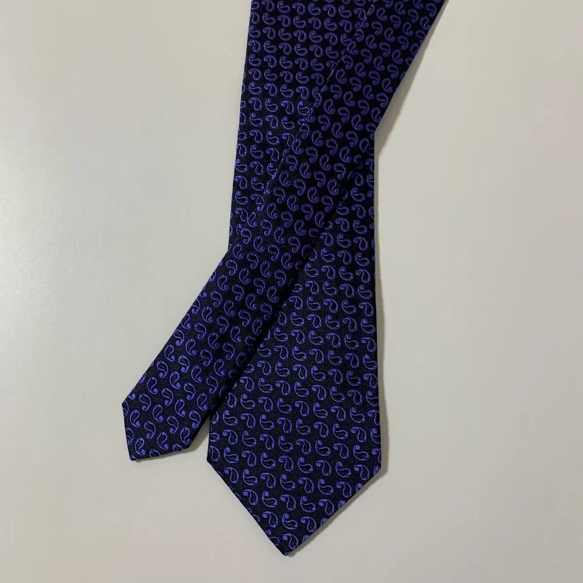 에트로(ETRO) 신형 명품 실크넥타이 S등급 최상급 7.9cm