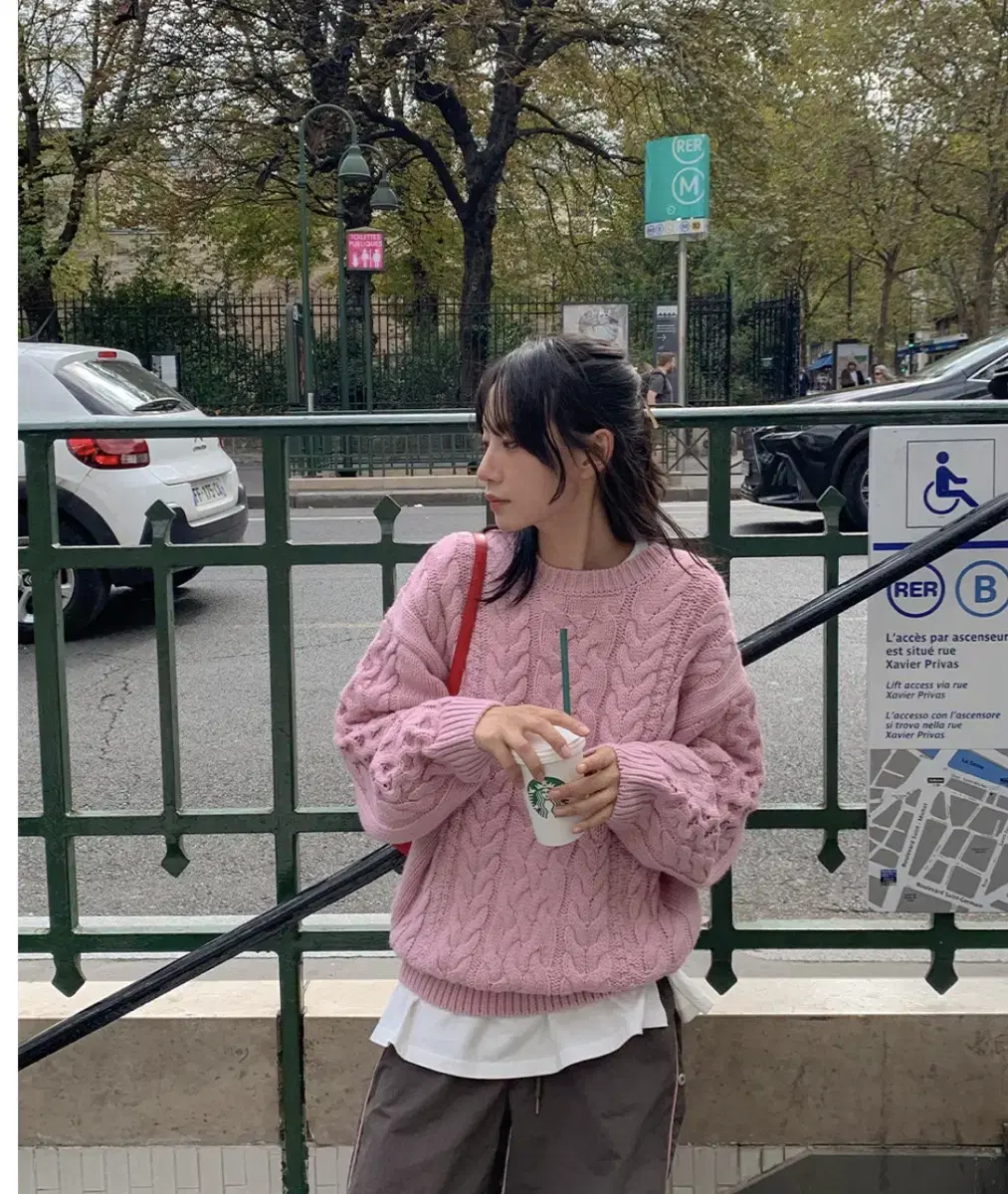 연핑크 오버핏 케이블니트