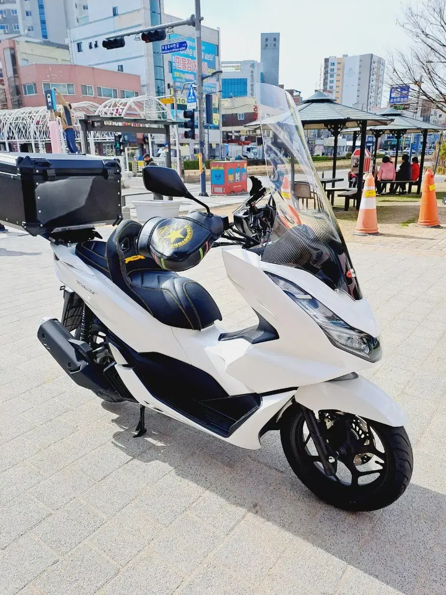 주행거리 700키로 21년식 혼다 pcx125 ABS TCS 오토바이