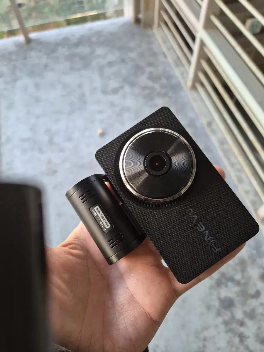 파인뷰 LX7700 파워 블랙박스 팝니다