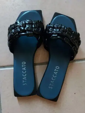 스태카토 샌들 블랙 23.5cm 박스 없음 힐 없음