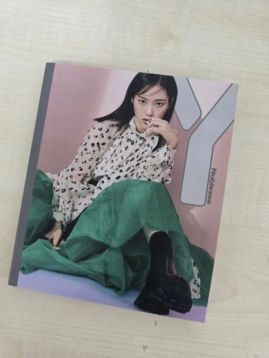 Oh My Girl jiho Gong Ji-ho sign pola sign polaroid wts sell Unreleased photocard