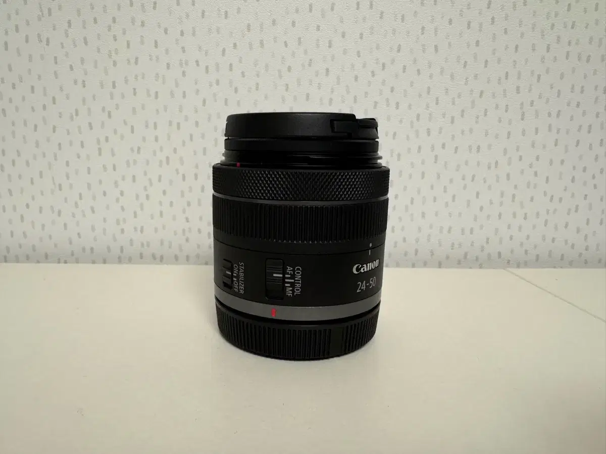 캐논 RF 24-50mm F4.5-6.3 IS STM 렌즈 팝니다.