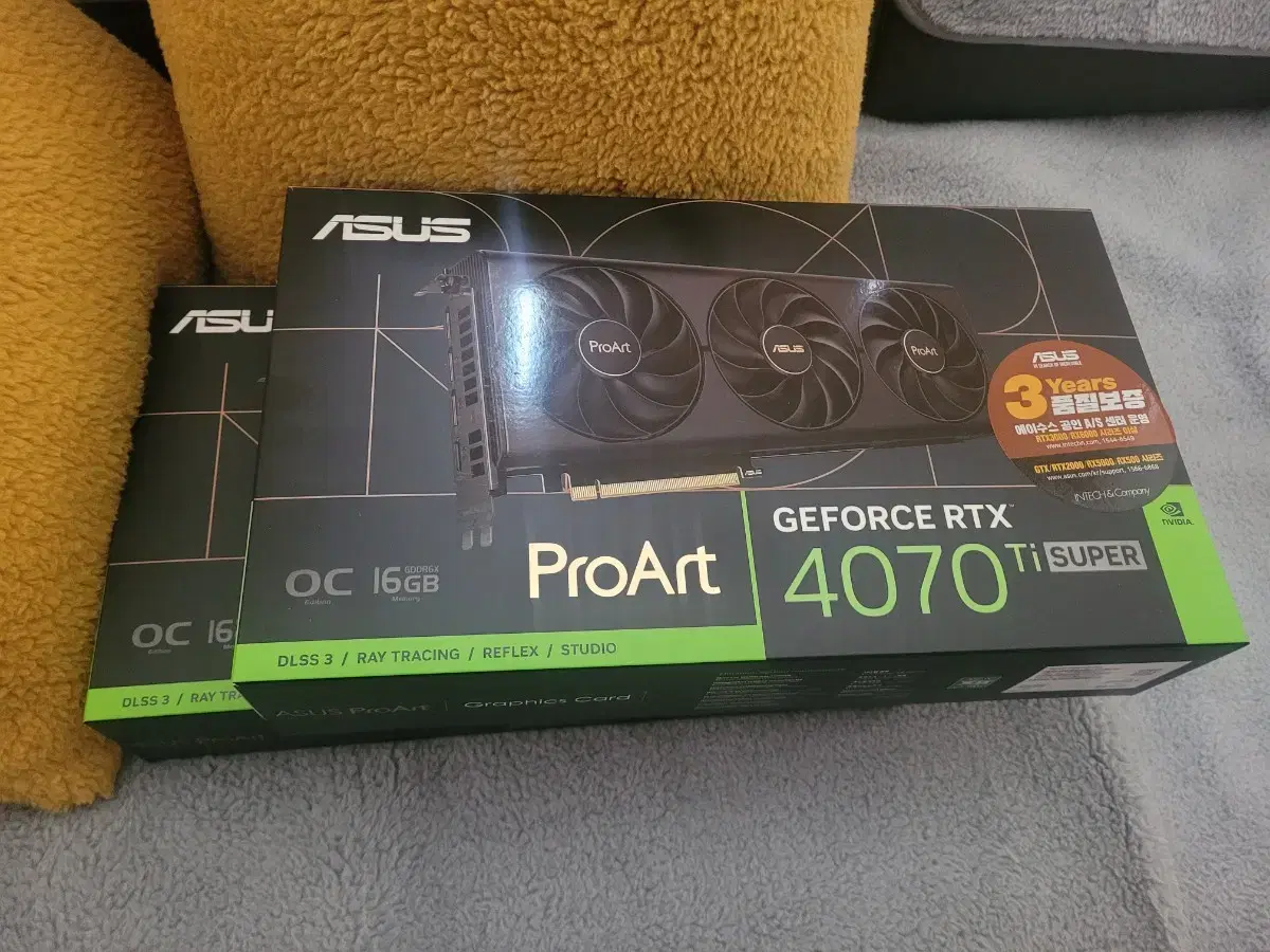 아수스 ASUS PROART RTX4070TI SUPER 신품급 박스유
