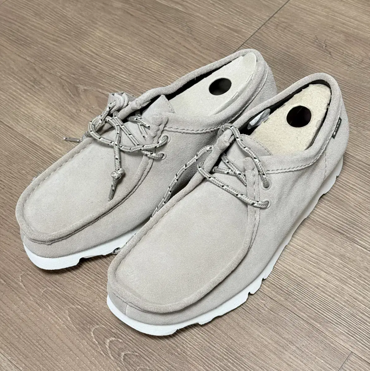 클락스 왈라비 GTX (고어텍스) 샌드