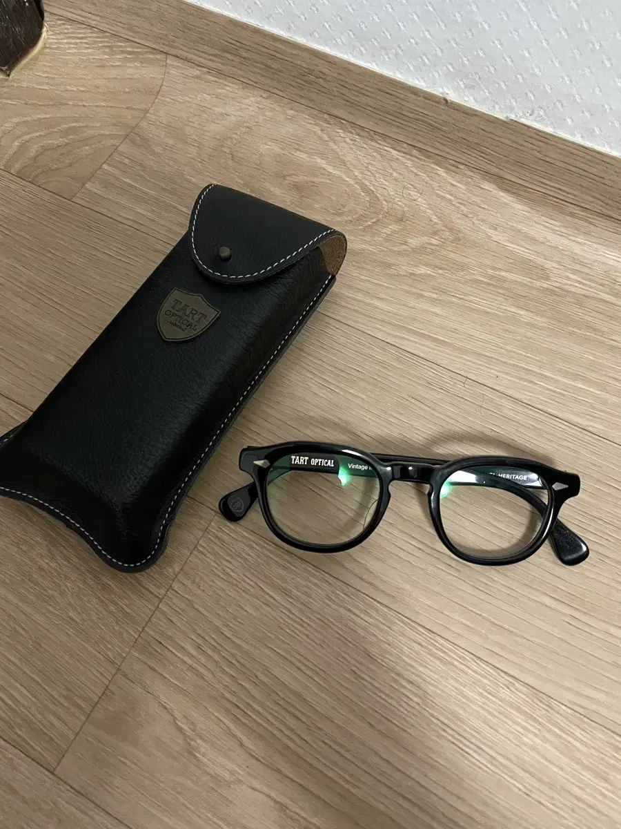 TartOptical Annel 46 Black