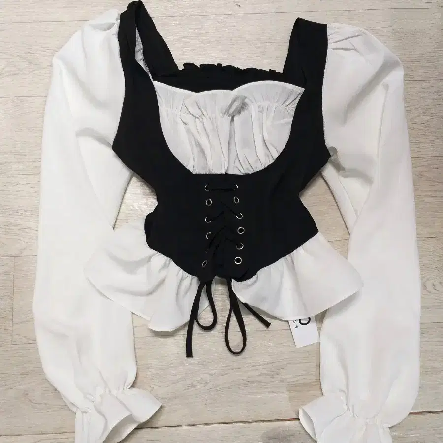 빈티지크롭블라우스달천대장y2k히메갸루캐캐체핀터깔고스펑크긱시크레이스리본프릴