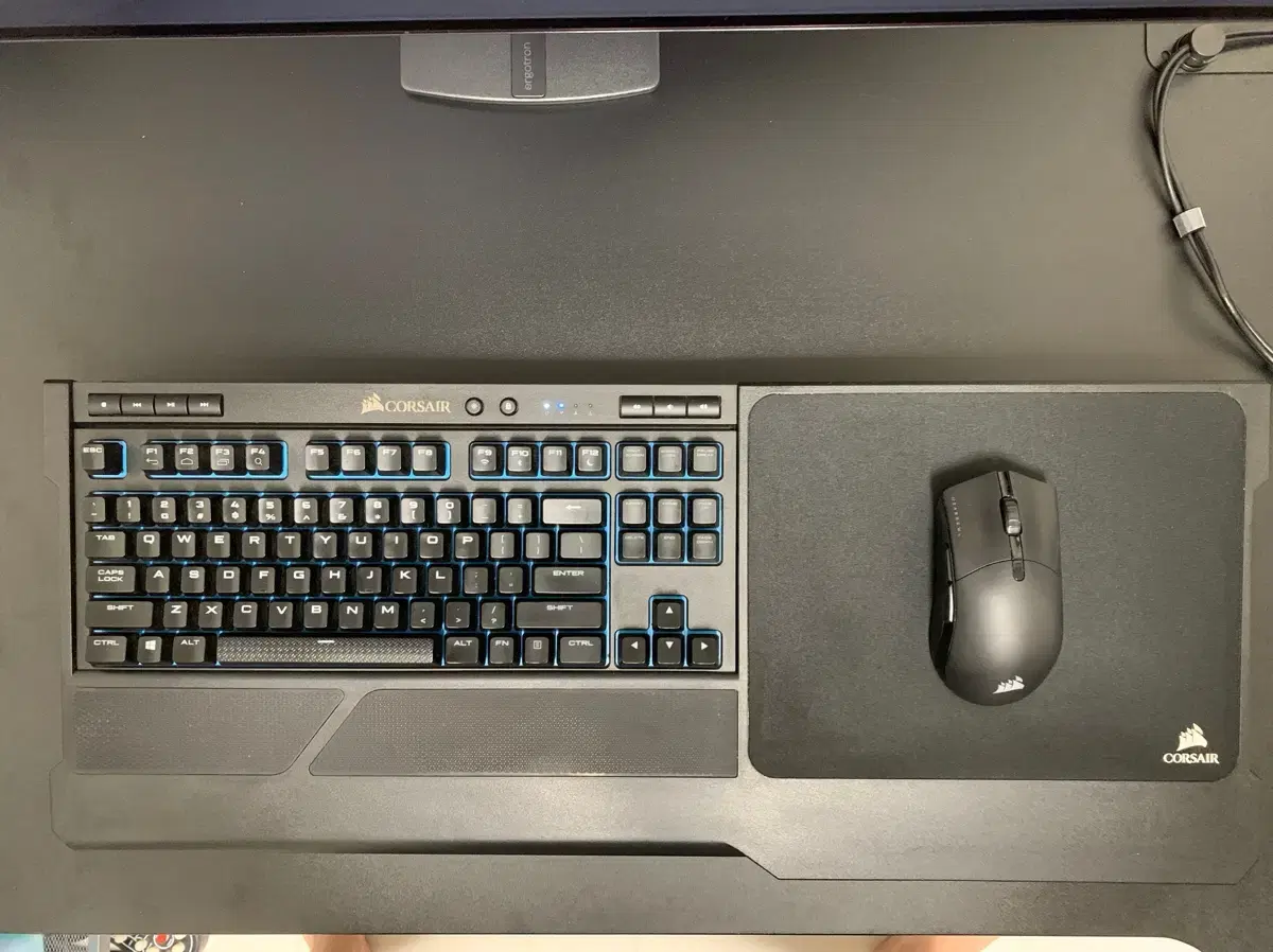 Corsair K63 Laptop Keyboard + Saber Mouse