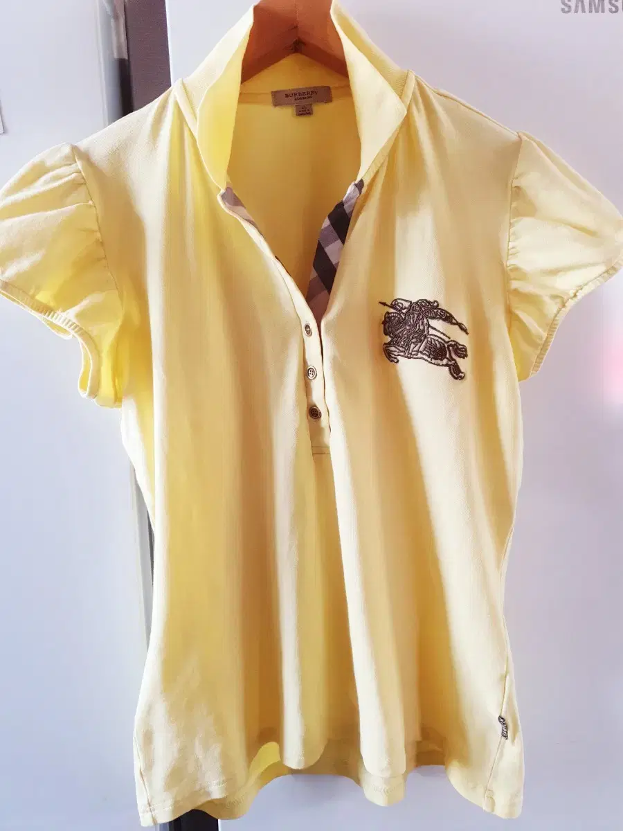 <정품>버버리 빅로고 pk 티셔츠 made in England