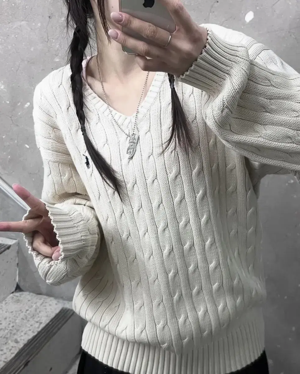 폴로 랄프로렌 꽈배기 브이넥 니트 아이보리