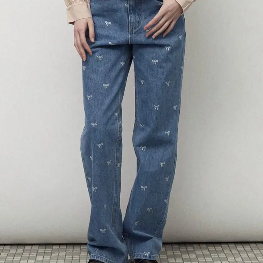 【RonRon】★RIBBON PRINTED DENIM PANTS Buy Ronron Ribbon Printed Denim Pants Medium Blue Online in