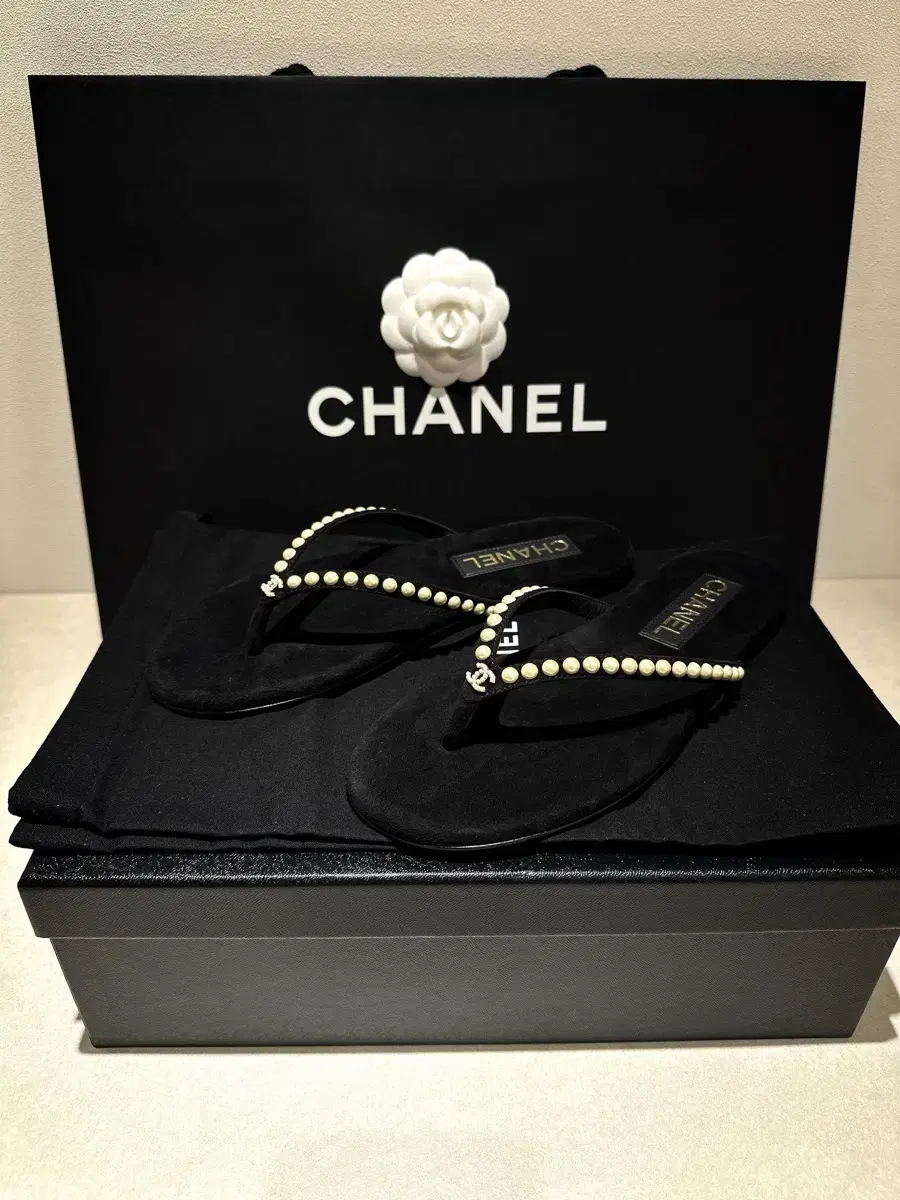[Unused New Product] Chanel 25C New Velvet Slippers (Zori) Black Pearl 37