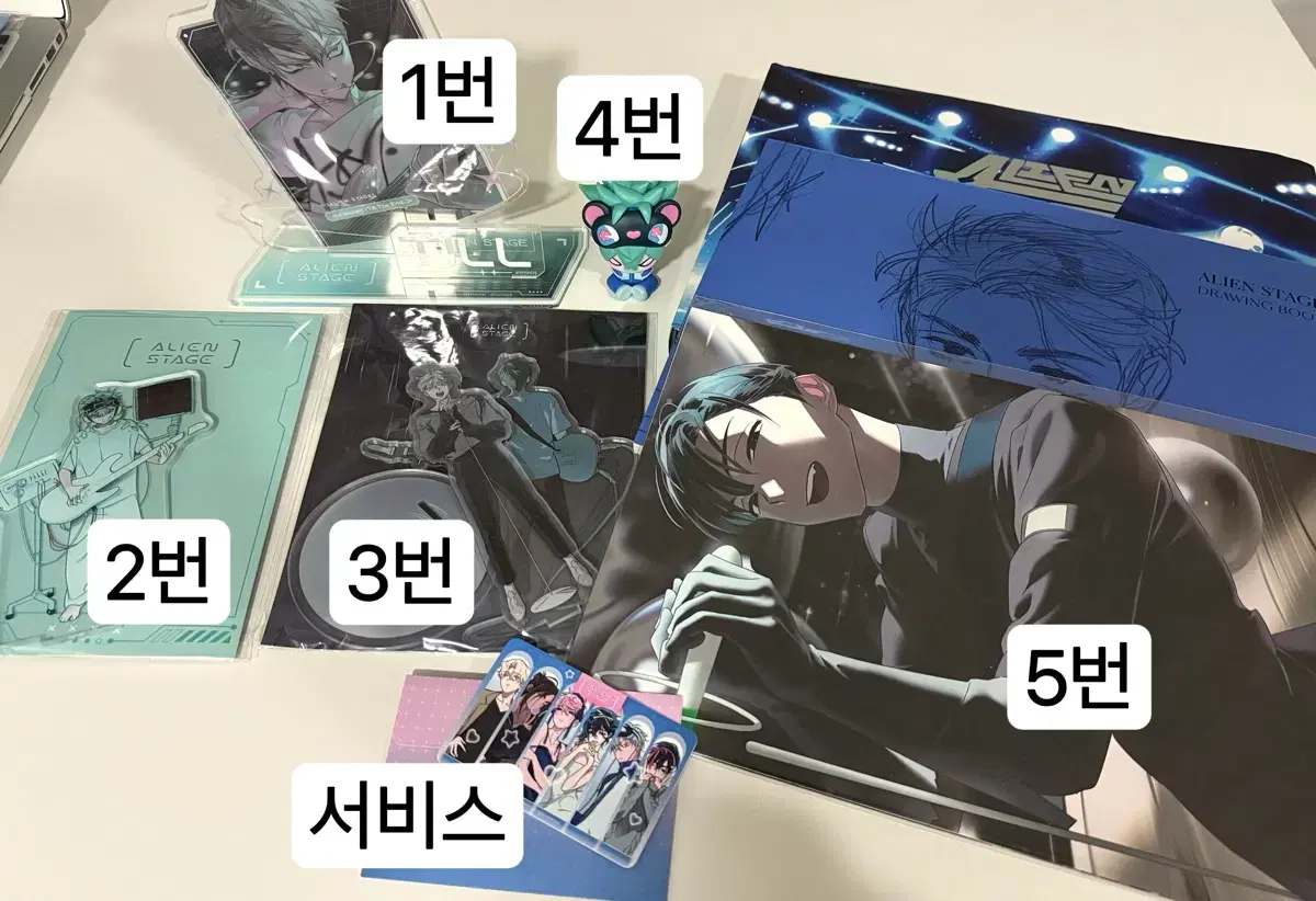 에일리언 스테이지 에이스테 틸 이반 아트북 아크릴 피규어