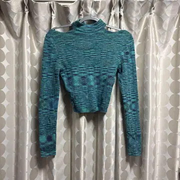 URBAN OUTFITTERS 크롭 니트