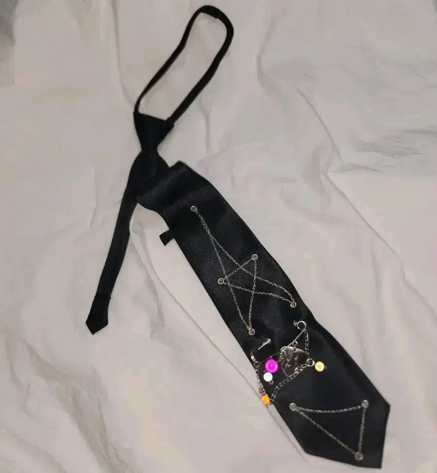 Nayeon Gothic Punk Chain Tie / Minefield Specialty Mass Production