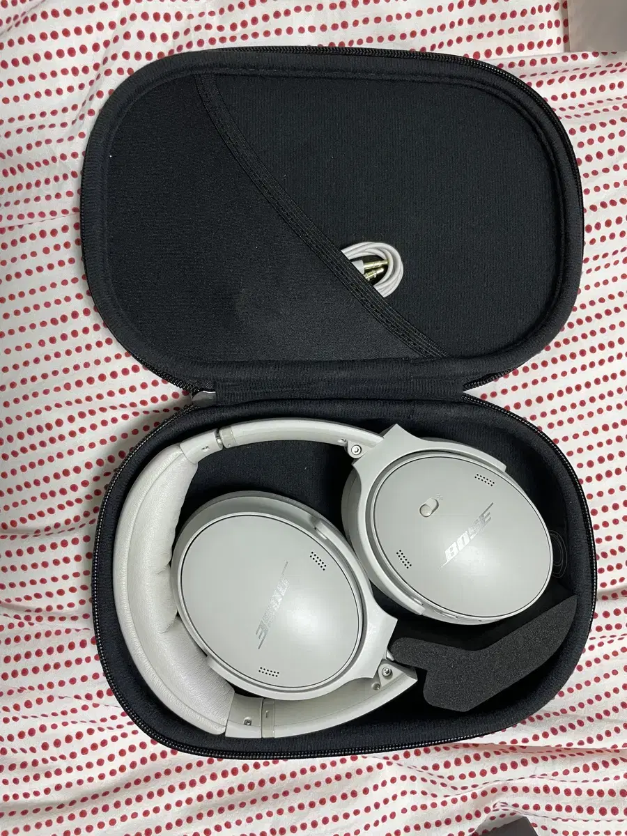 Bose QC45 화이트스모크 중고 판매합니다