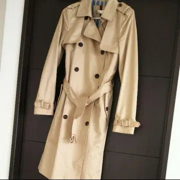 Massimo Dutti의 트렌치코트 자라 좋아하는 분께