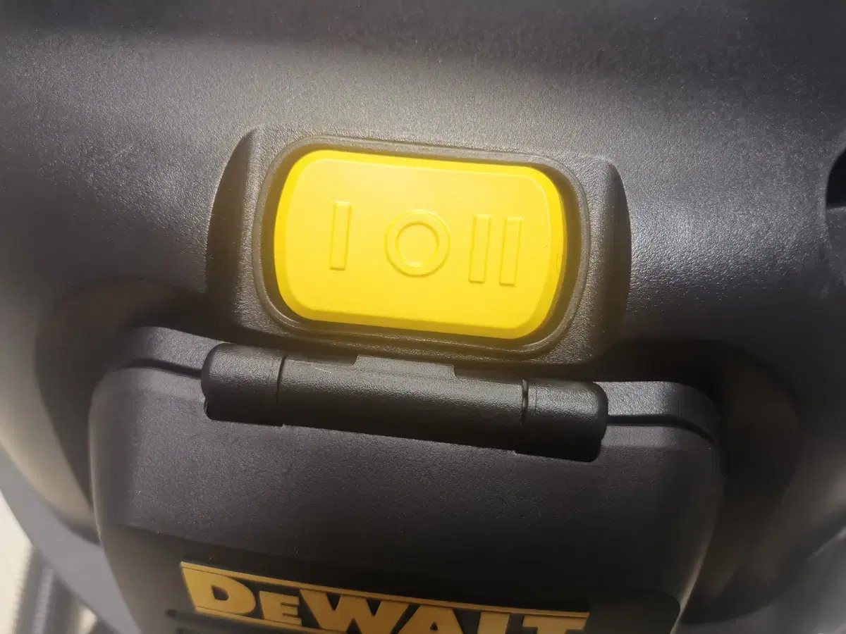 디월트 DXV30SPTA 30L 연동형 건습식 블로워청소기