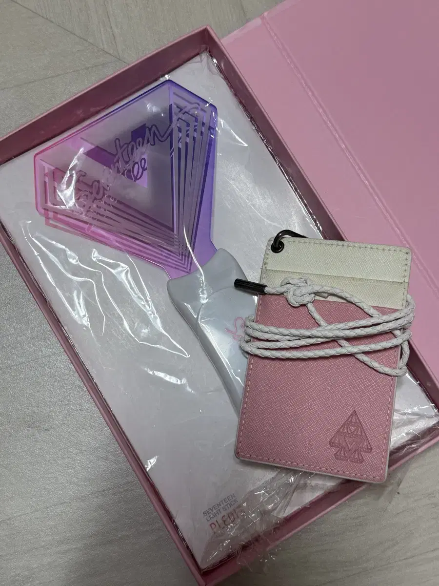 SEVENTEEN old days lightstick Sell (No lights)