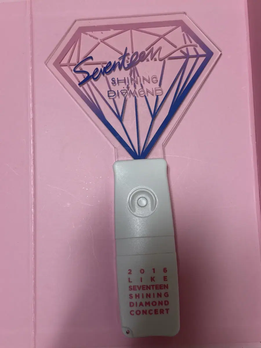 Seventeen old lightstick + lightstick house (lights up)