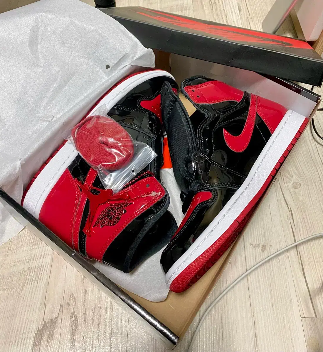 Nike Jordan 1 High Feathered Bread 260