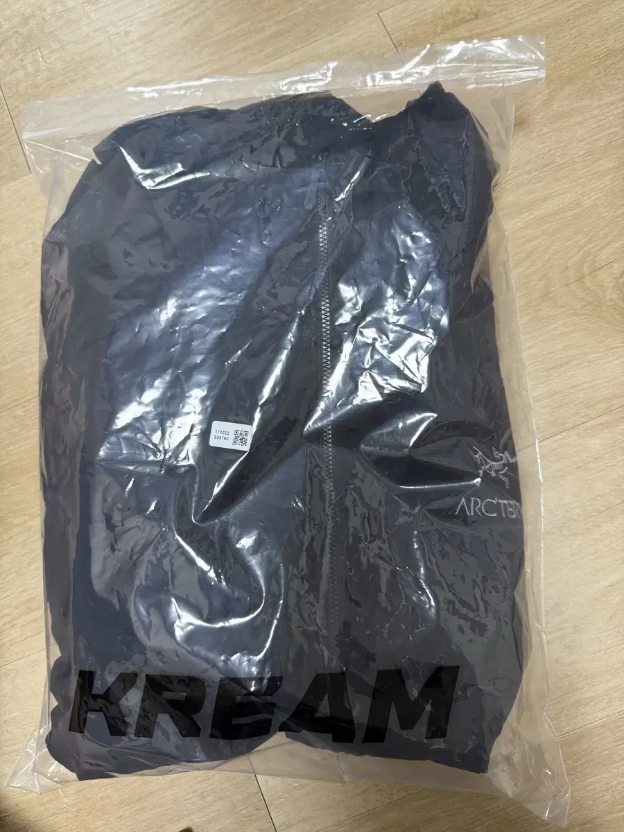 [L] 아크테릭스 아톰 후디 블랙