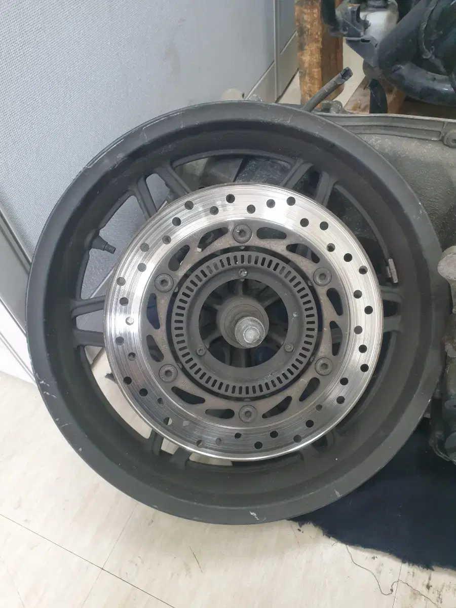 Forza 300 front wheel for sale