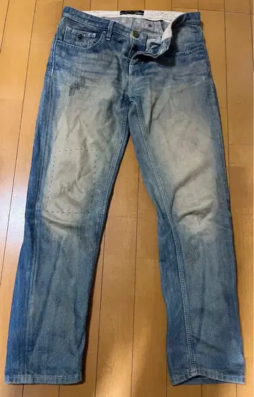 MAISON SCOTCH(메종 스코치) 데미지 데님