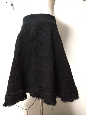 핸드메이드 플레어 스커트 블랙 앨리스 아우아아 리미푸