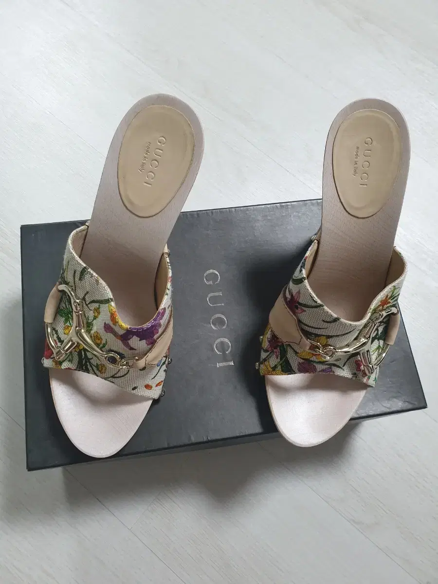 Gucci shoes