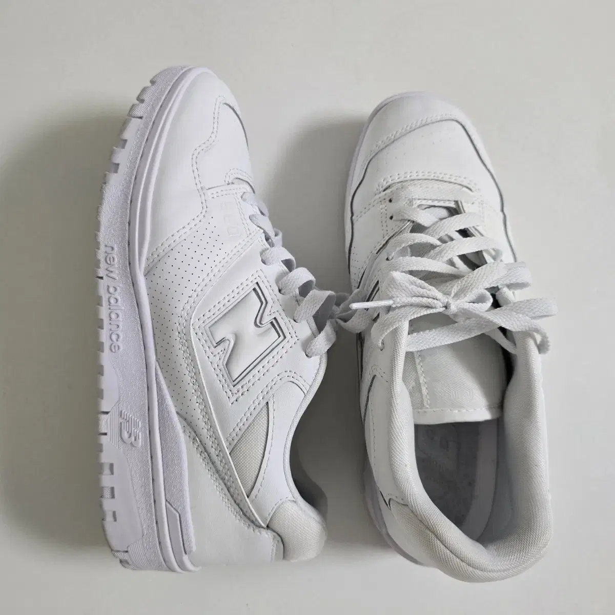 뉴발란스 550 GS 올 화이트 운동화 260