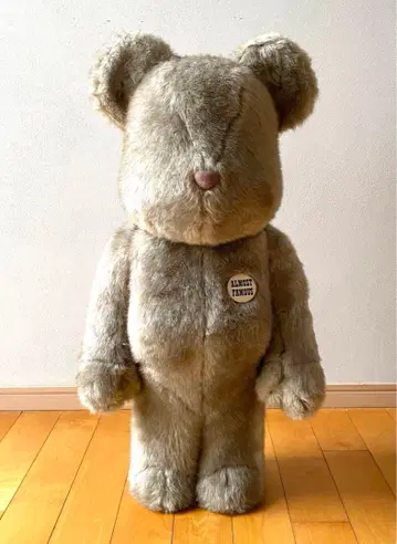 메디콤 토이 베어브릭 월드 와이드 투어 HF 1000%