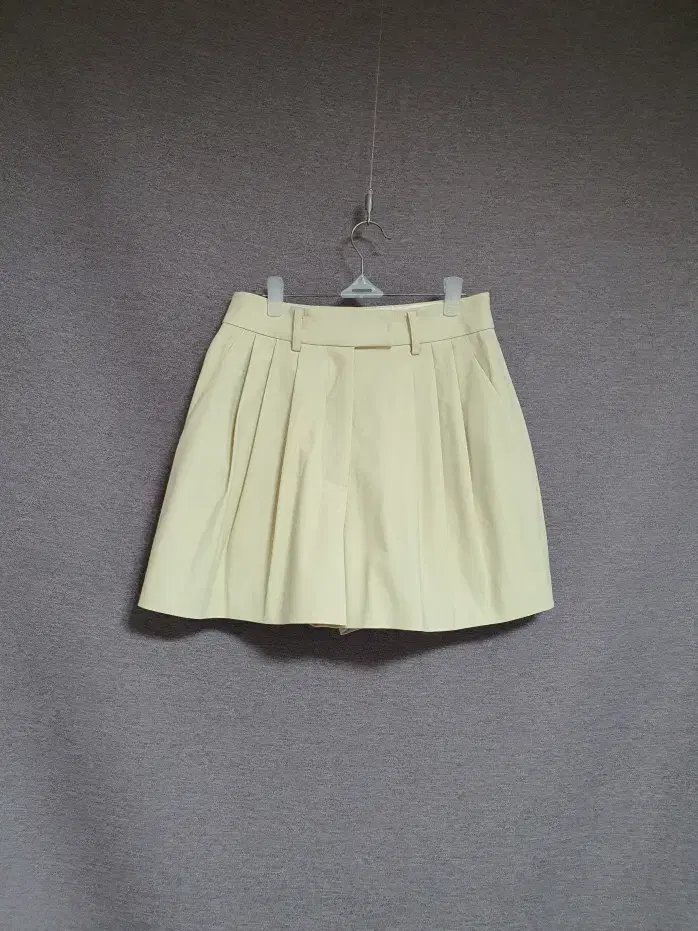오르 orr 핀턱 와이드 쇼츠 팬츠 s  사이즈