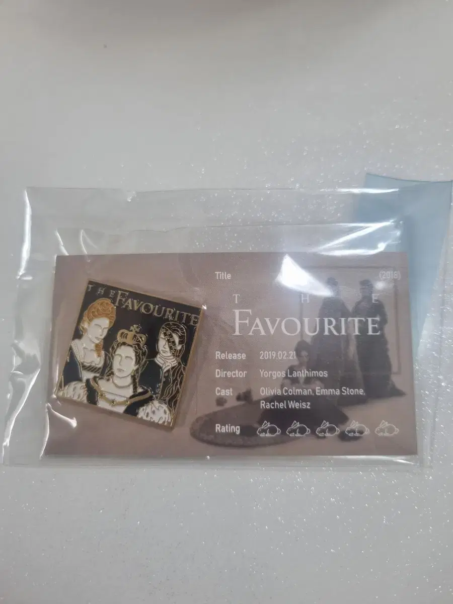 Movie The Favourite sell Olivia Colman, Emma Stone, Rachel Weisz