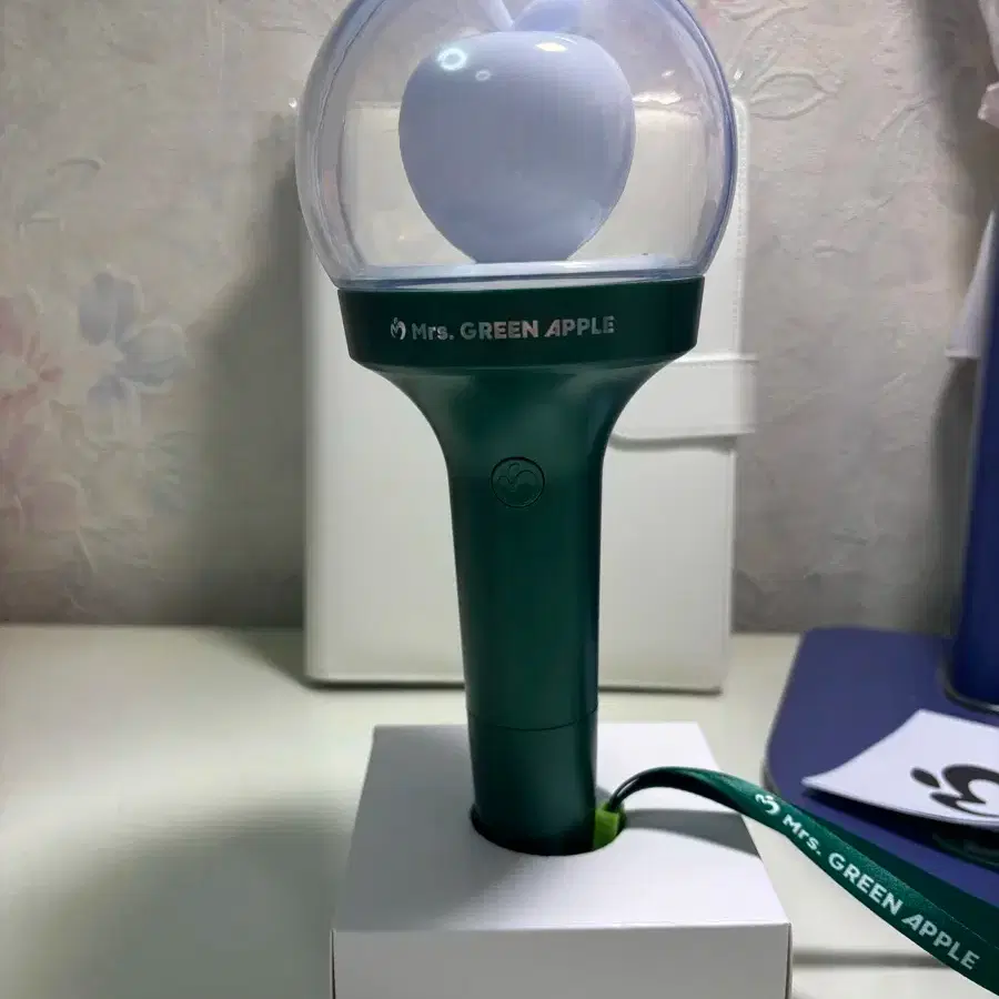 Mrs.GREENAPPLE Official LightStick GOODS | Mrs. GREEN APPLE on