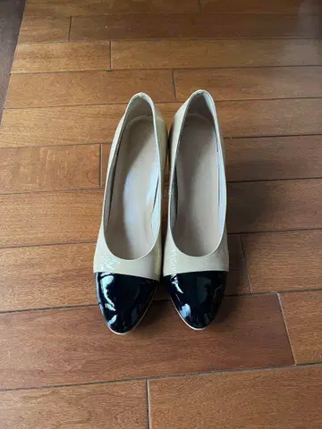 슈프레모 아몬드 토 7cm 힐 펌프스