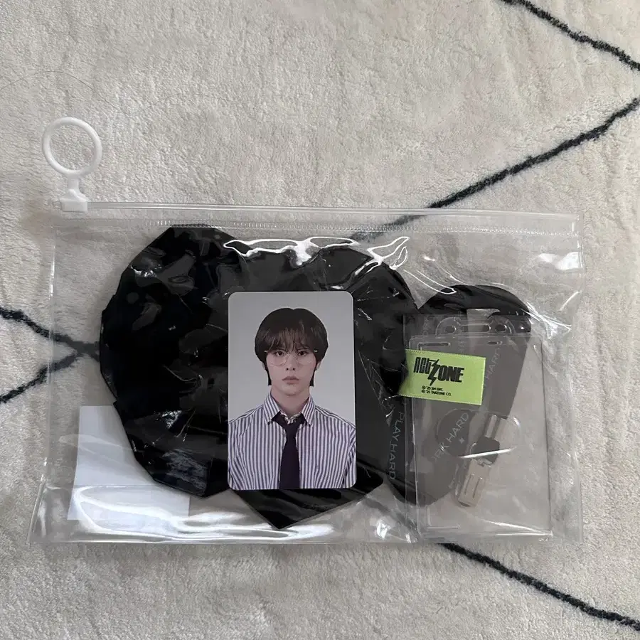 NCT | 엔시티 NCT ZONE Japan pop up riku Scrunchie ID