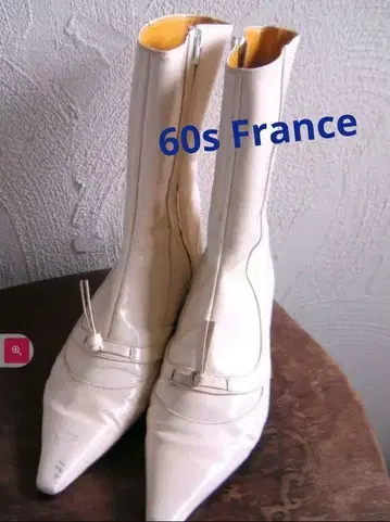 France 크림색 60년대 에나멜 가죽 하프 부츠