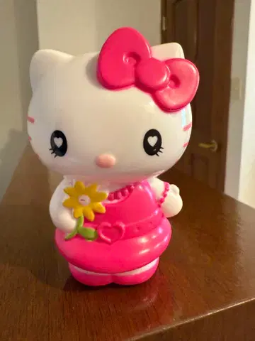 헬로키티 플라워 디자인 피규어