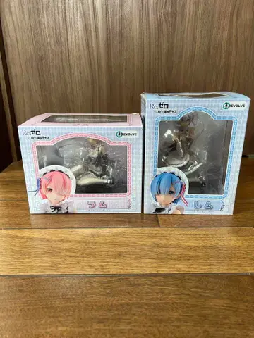 리볼브 렘 라무 피규어 세트 리제로 REVOLVE