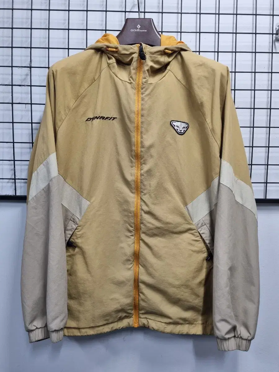 105XL Dynafit Soulwave Windbreaker Jacket.